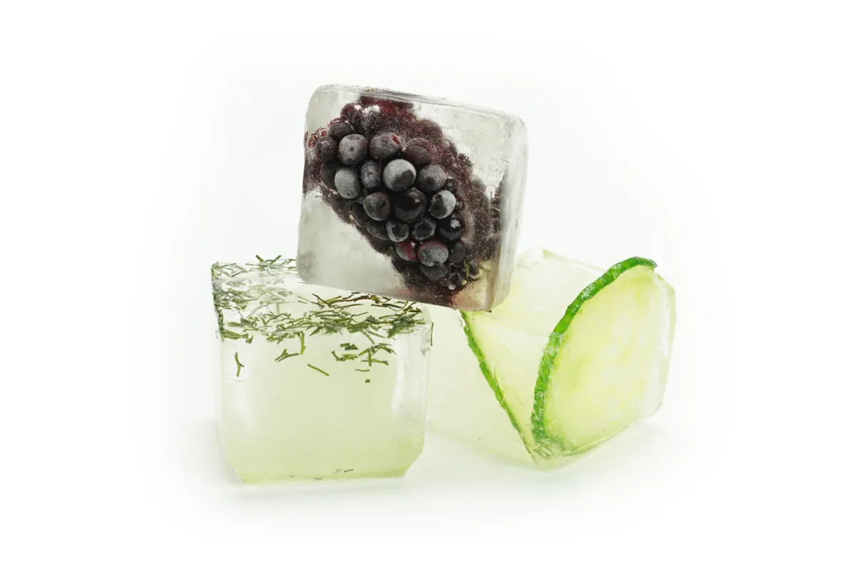 Gelo saborizado: como fazer em casa e transformar qualquer drink